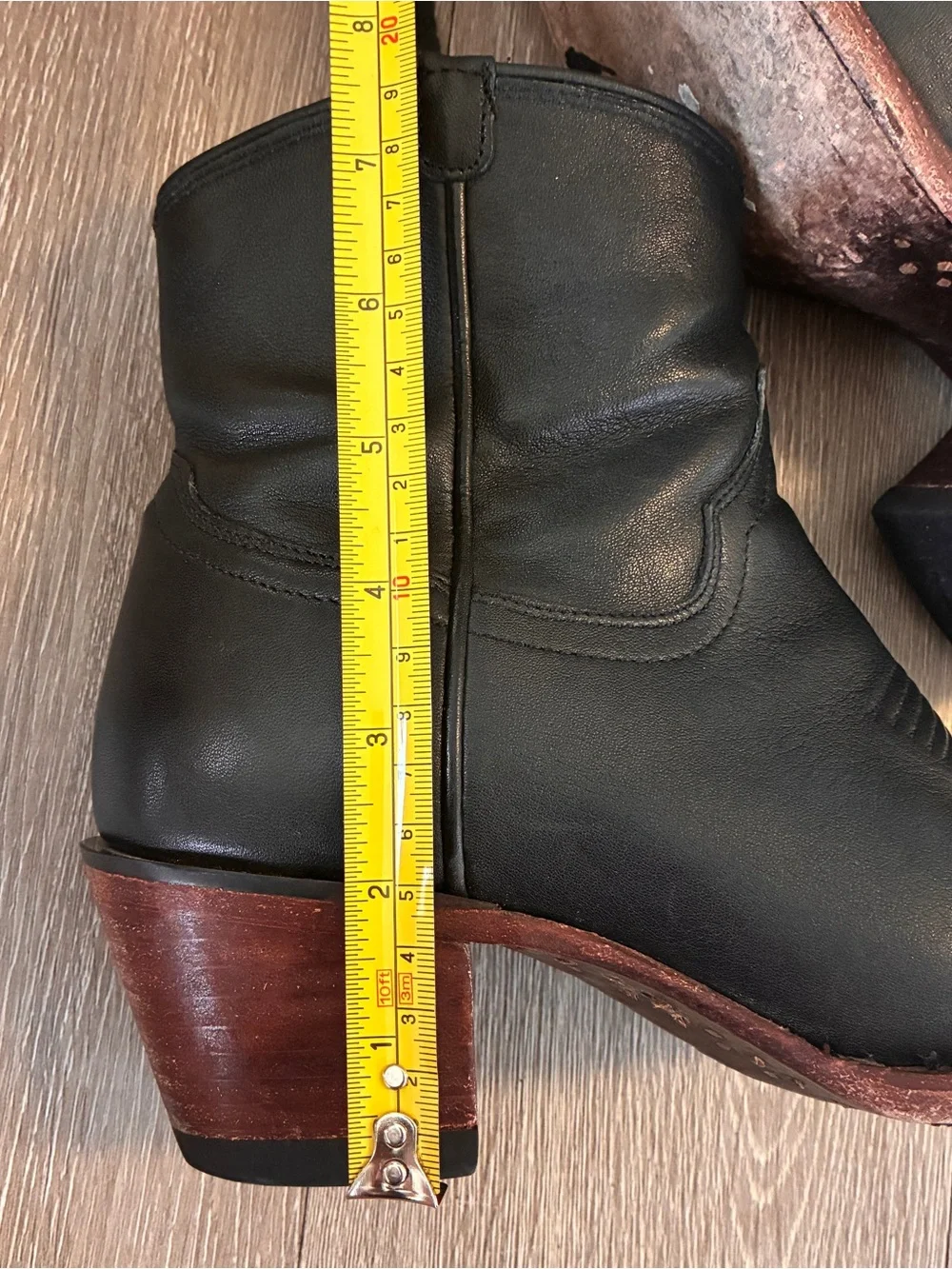 Converse leopard print high top sneakers Velvet Men’s size 10 women’s size 12